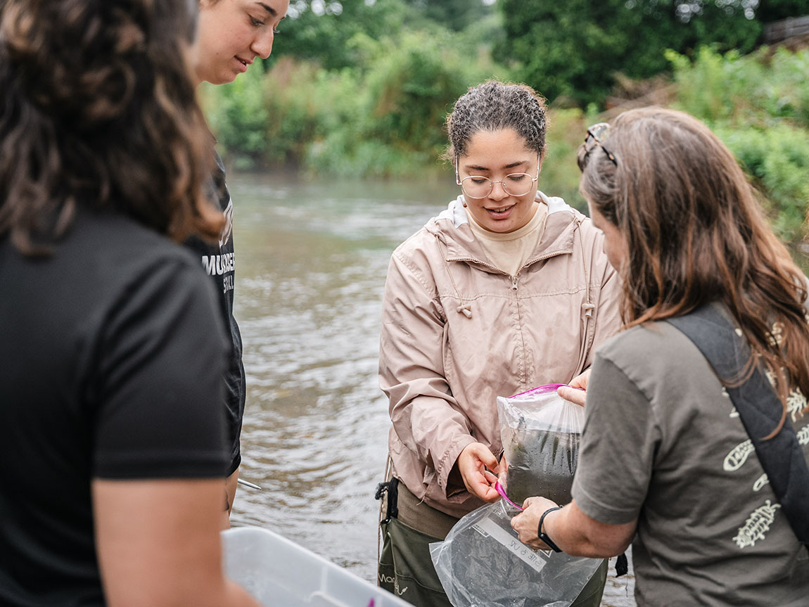 Summer Research: Victoria Diaz ’28 Helps Assess Stream Health