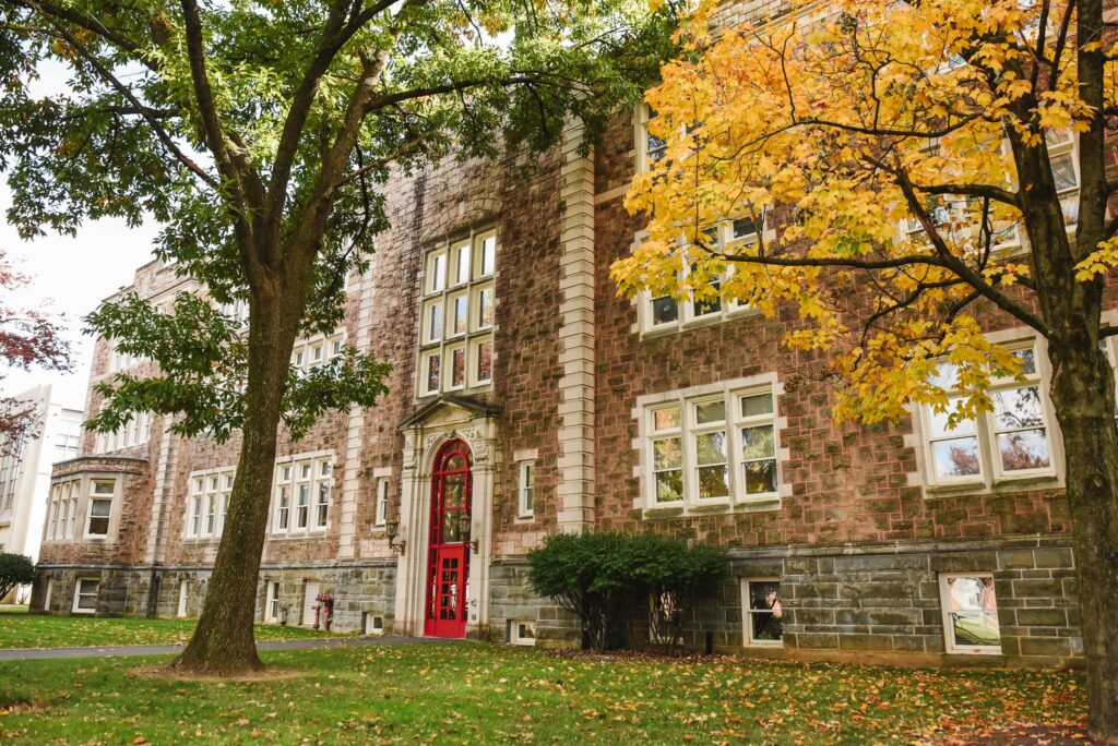 Exterior photo of the back entrance of Ettinger Building
