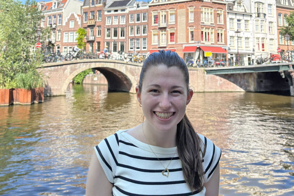 Elana Brown &rsquo;29 Interns With Immigration Nonprofit