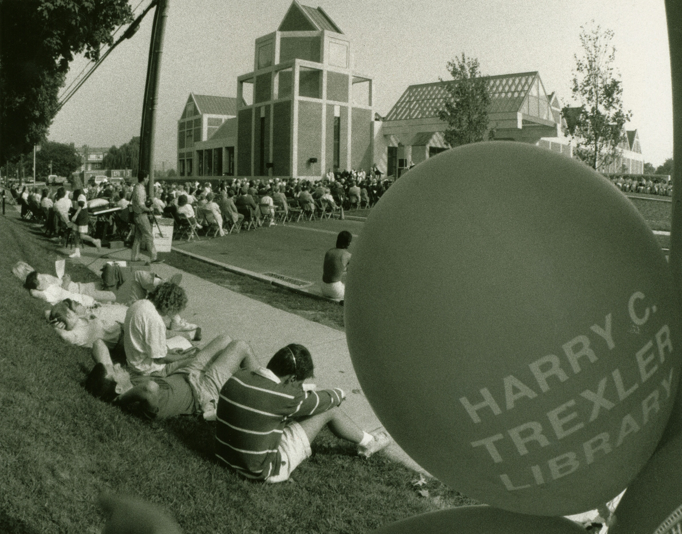 Muhlenberg Statue in Fall